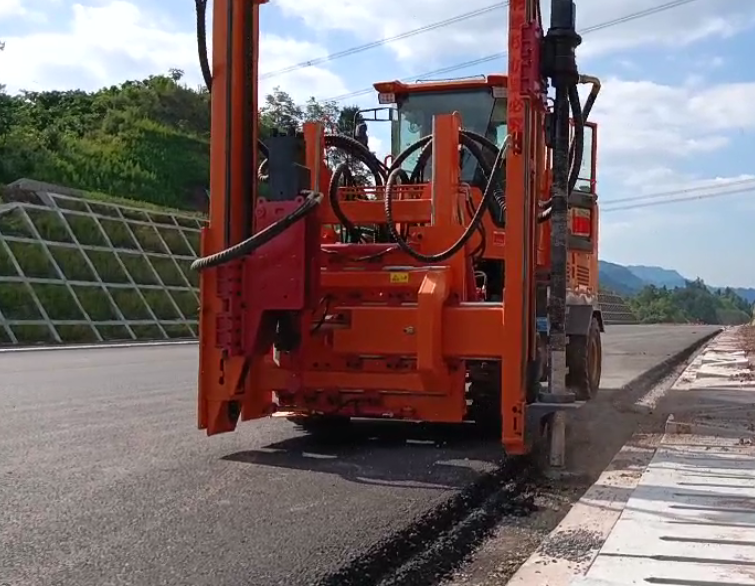 重庆万州——宏工机械6108（12-10）施工现场