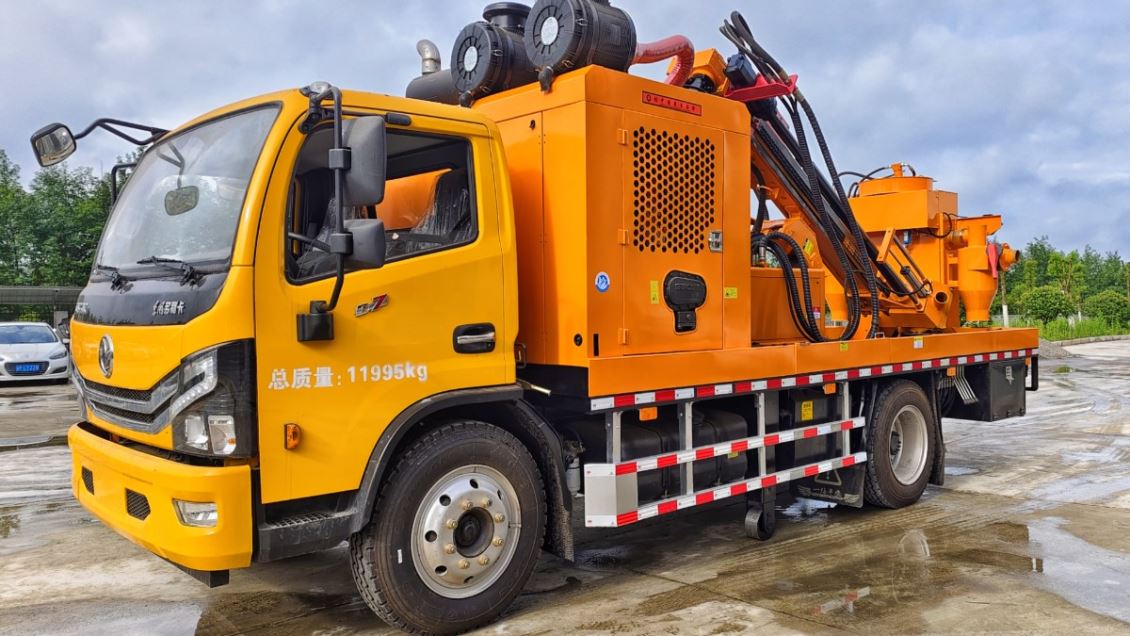 重庆宏工机械护栏抢修车整车展示