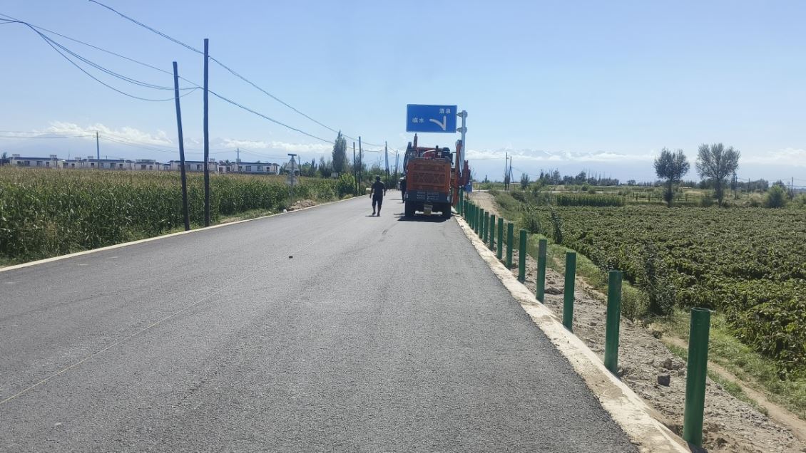 重庆宏工乡村路护栏安装